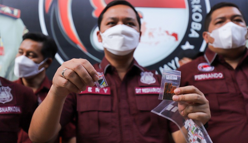 Jeff Smith Gunakan Narkoba Jenis Baru yaitu Prangko LSD, Ini Penampakannya - Bagian 3