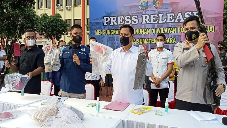 title Sekeluarga Bakar Pria Bertato di Langkat hingga Tewas, Ini Motifnya Sekeluarga Bakar Pria Bertato di Langkat hingga Tewas, Ini Motifnya
