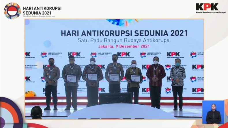 Kejati NTT Terima Penghargaan Aparat Penegak Hukum dari KPK