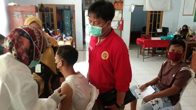 Jelang Akhir Tahun, Warga di Pekalongan Semangat Ikut Vaksinasi Covid-19  