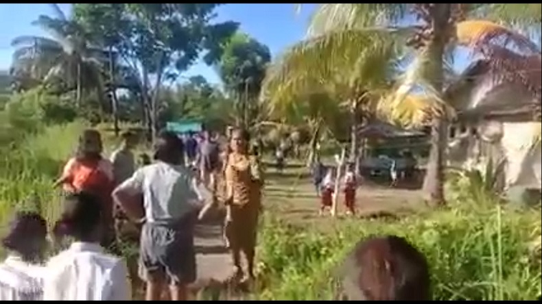 Video Viral Guru Honorer Pukul Kepala Sekolah di Depan Murid