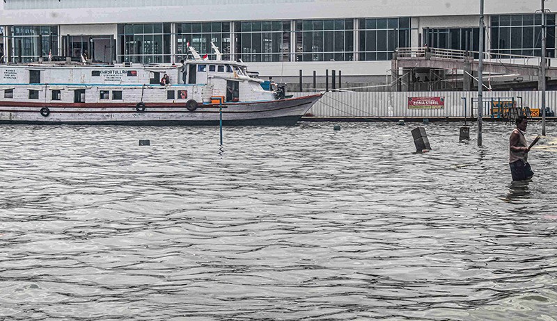 Dermaga Kali Adem Kembali Terendam Banjir Rob - Bagian 4
