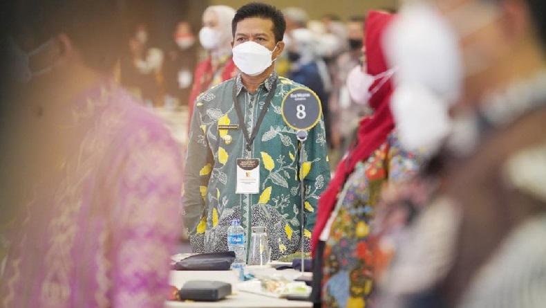 title Bupati Bandung Jadi Penyumbang Pertama, Ajak Masyarakat Peduli Semeru Bupati Bandung Jadi Penyumbang Pertama, Ajak Masyarakat Peduli Semeru