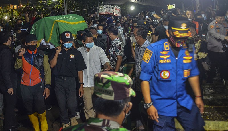 Suasana Haru Pemakaman Wali Kota Bandung Oded M Danial - Bagian 2