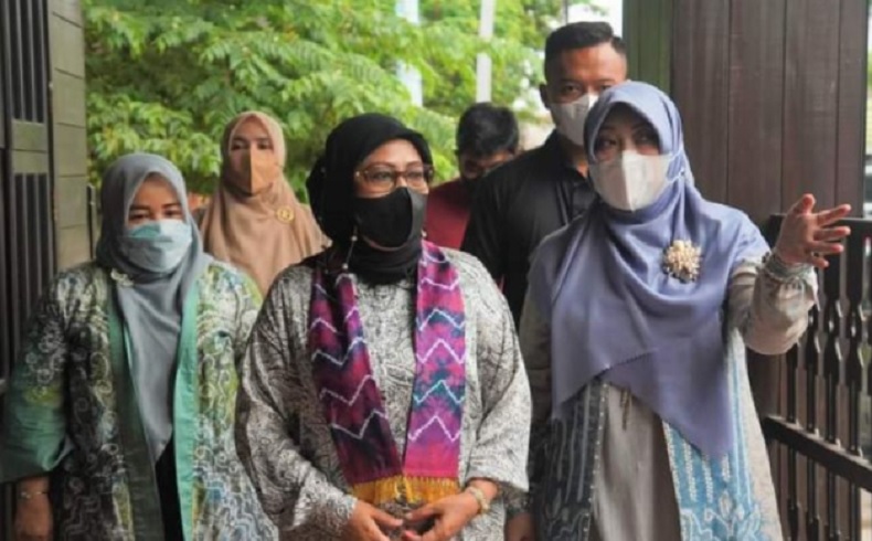 title Putri Wapres Maruf Amin Deklarasikan Pariwisata Halal di Banjarmasin Putri Wapres Maruf Amin Deklarasikan Pariwisata Halal di Banjarmasin