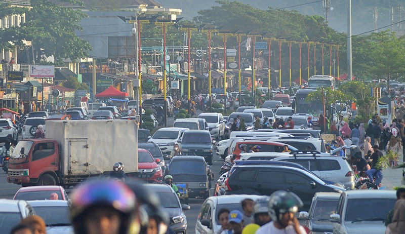 Pantai Muaro Lasak Padang Ramai Pengunjung - Bagian 2