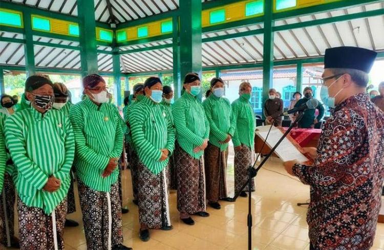 Kukuhkan Pengurus Paguyuban Abdi Dalem, Bupati Bantul Minta Budaya Jogja Dilestarikan 