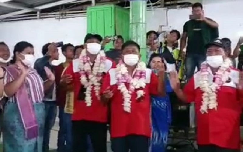 Tiba di Kampung usai Berikan Jeruk 3 Ton untuk Jokowi, Warga Karo Disambut Bak Pahlawan