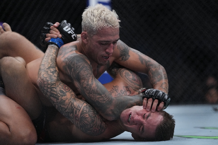 McGregor Ejek Dustin Poirier yang Keok dari Charles Oliveira di UFC: Memalukan!