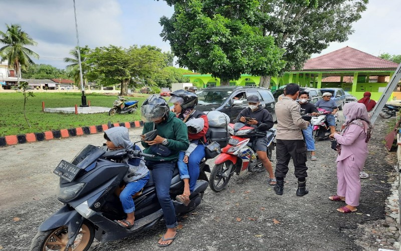 Dorong Percepatan Vaksinasi, Polsek Gelumbang Gelar Razia Vaksin