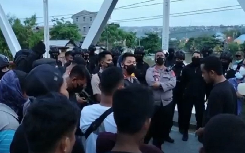 Berawal dari Pemuda Tewas Bersimbah Darah, Warga Blokade Jalan Cari Pelaku Pembunuhan