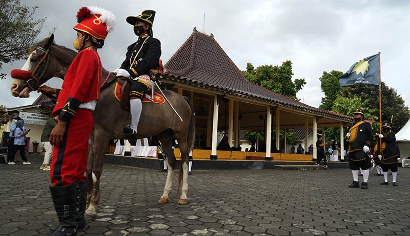 Melihat Prosesi Pergantian Pasukan Rakyat Malioboro - Bagian 1