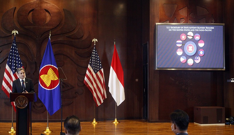 Menlu AS Berikan Pidato Umum di Universitas Indonesia - Bagian 2