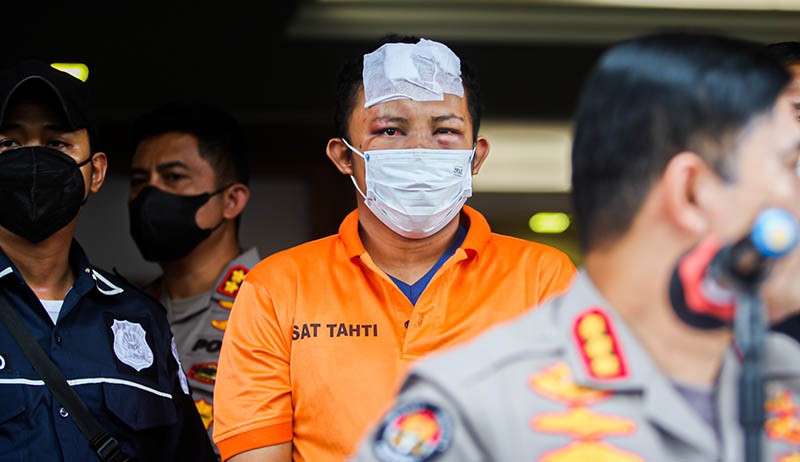 Begini Wajah Lebam Perampok usai Tepergok Beraksi di Toko Gadai Jagakarsa  - Bagian 2