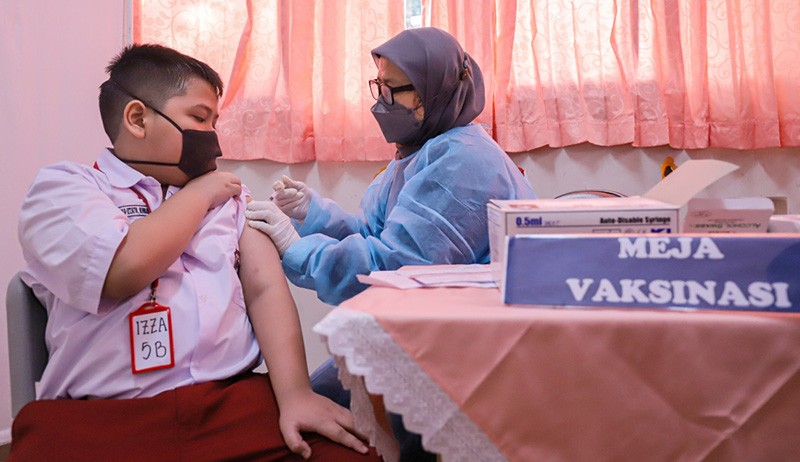 Ekspresi Anak Usia 6-11 Tahun Disuntik Vaksin Covid-19 - Bagian 5