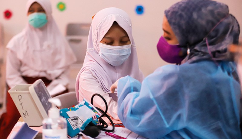 Ekspresi Anak Usia 6-11 Tahun Disuntik Vaksin Covid-19 - Bagian 7