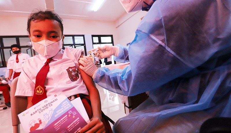 Ekspresi Anak Usia 6-11 Tahun Disuntik Vaksin Covid-19 - Bagian 6