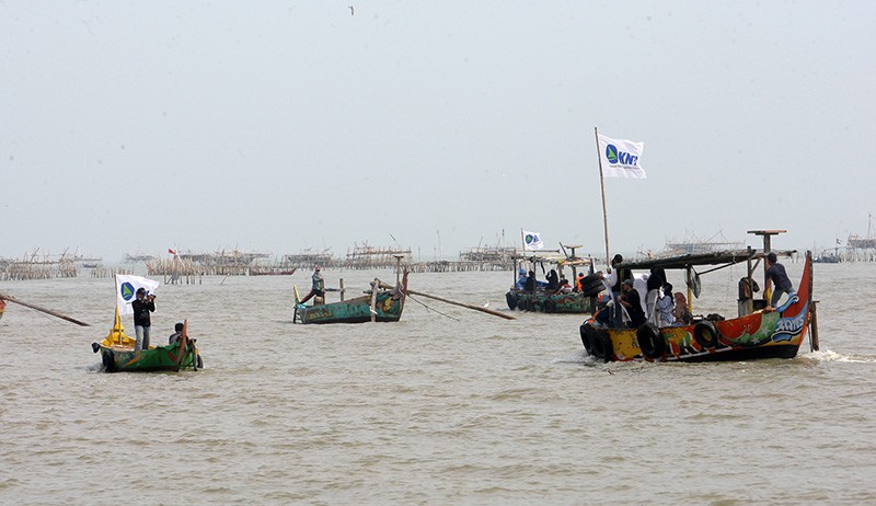 KNTI Gelar Parade Perahu Nelayan Tradisional di Perairan Tambak Lorok Semarang - Bagian 3