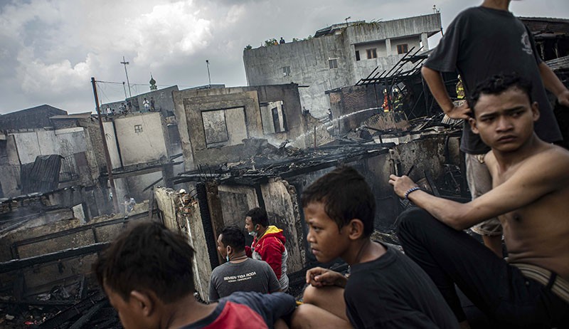 Permukiman Padat Penduduk Kramat Pulo Senen Ludes Terbakar - Bagian 3