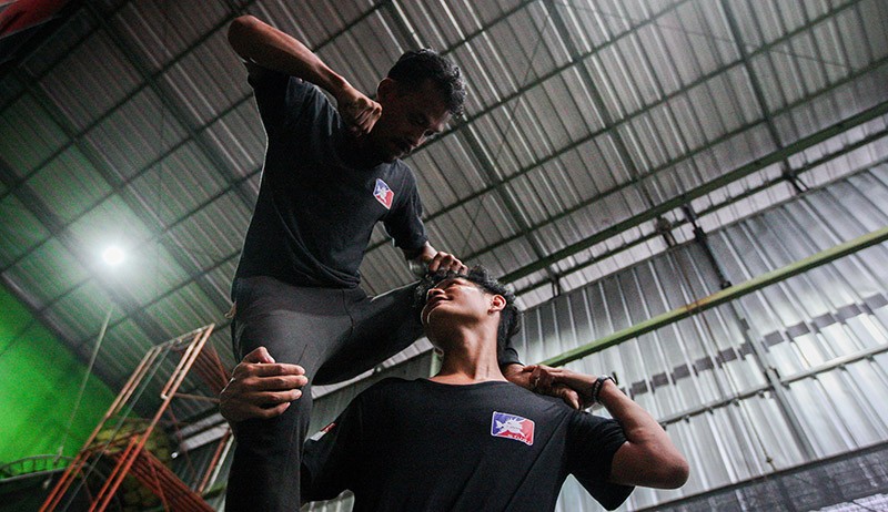 Begini Latihan Para Pemeran Pengganti yang Beraksi pada Film Dylan-The Raid 1 - Bagian 5