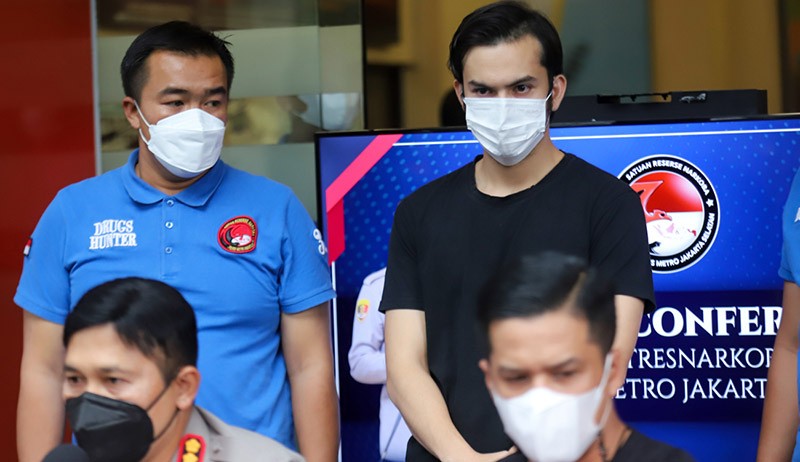 Aktor Rizky Nazar Tersangka Kasus Narkotika - Bagian 3