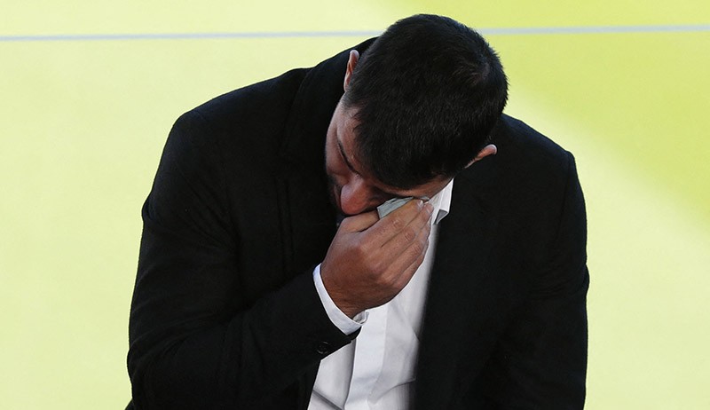 Penuh Emosional, Sergio Aguero Menangis Umumkan Pensiun - Bagian 4