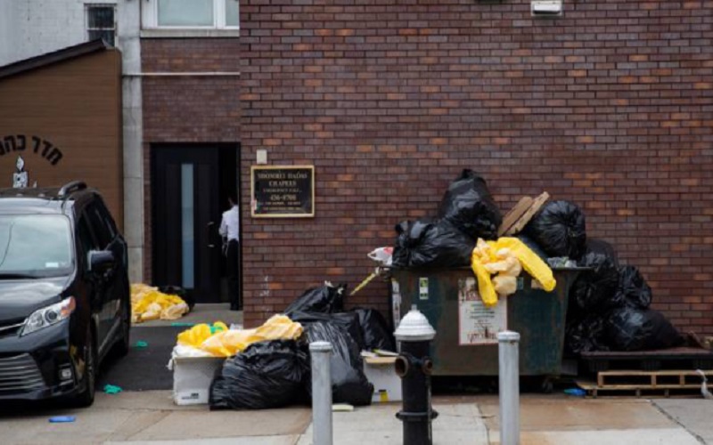 Rezeki Nomplok, Tukang Sampah Ini Digaji Rp43,3 Miliar usai Lembur Selama Pandemi Covid-19