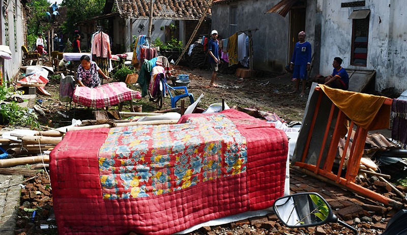 515 Bangunan Rusak Diterjang Puting Beliung Madiun - Bagian 1