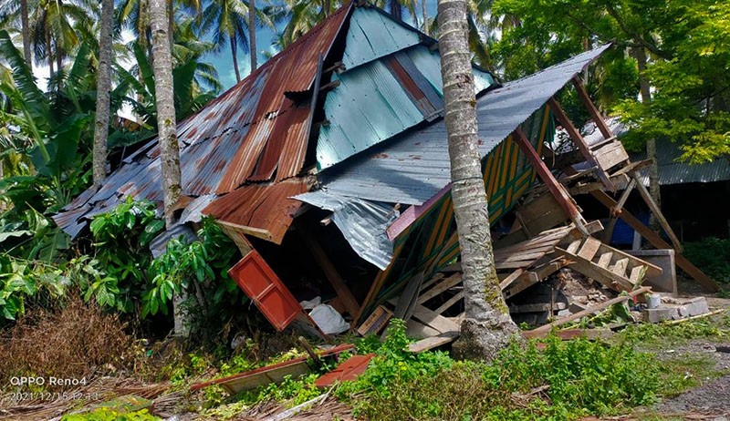 Ratusan Rumah Hancur akibat Gempa Bumi Magnitudo 7,4 di Kepulauan Selayar - Bagian 1