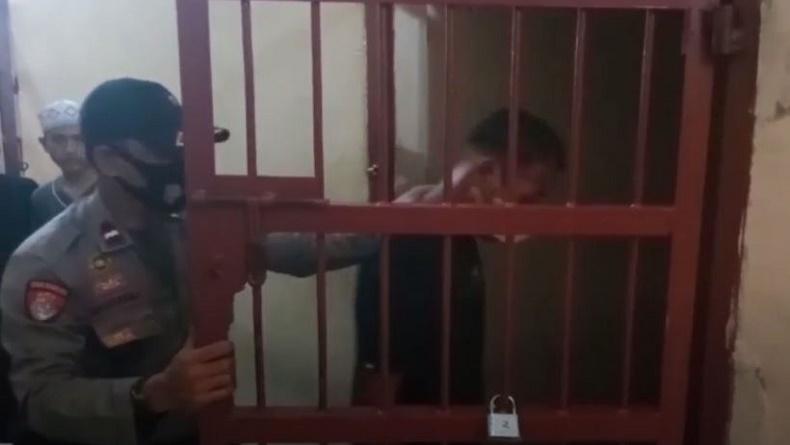 Ayah Bejat Perkosa 2 Anak Kembar Sekaligus selama 4 Tahun, Asah Badik Tiap Beraksi