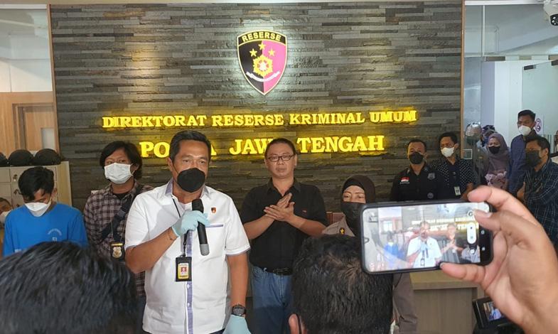 title Perampokan Pet Shop di Karanganyar, Pelaku Sempat Todong Korban dengan Pistol Perampokan Pet Shop di Karanganyar, Pelaku Sempat Todong Korban dengan Pistol