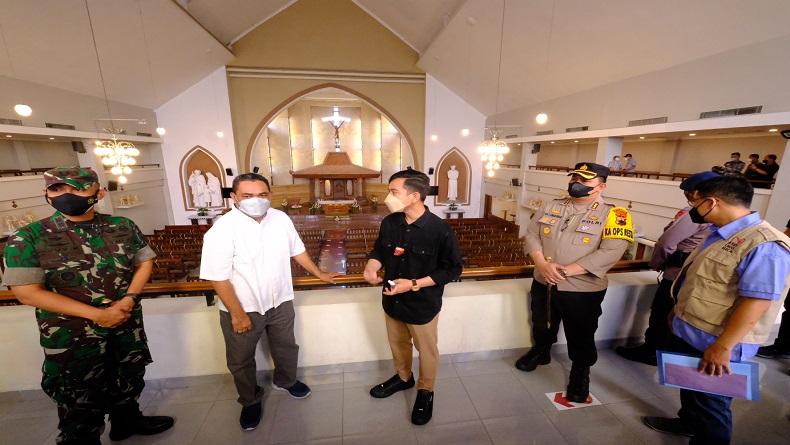 title Pemkot Solo Fasilitasi Gereja untuk Pengajuan QR Code Aplikasi PeduliLindungi Pemkot Solo Fasilitasi Gereja untuk Pengajuan QR Code Aplikasi PeduliLindungi