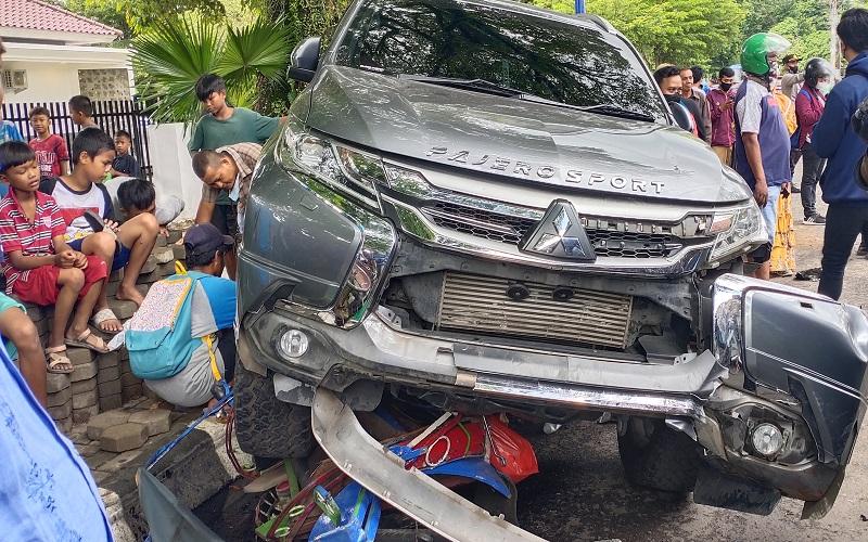 Sopir Pajero Sport Maut Diduga Mabuk, Keluar Mobil Tersenyum Lihat Korban Terkapar