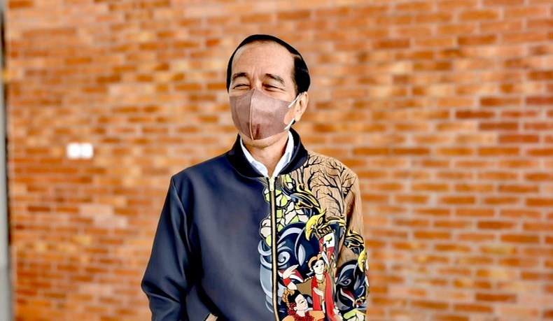   Jokowi Kepincut Jaket Bermotif Penari Tayub Khas Blora