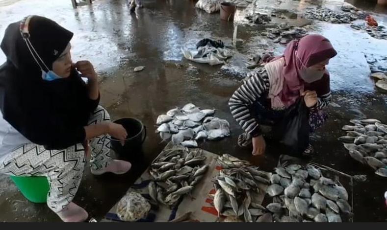 Nelayan Tak Melaut akibat Cuaca Ekstrem, Harga Ikan Laut Segar di Tegal Melonjak
