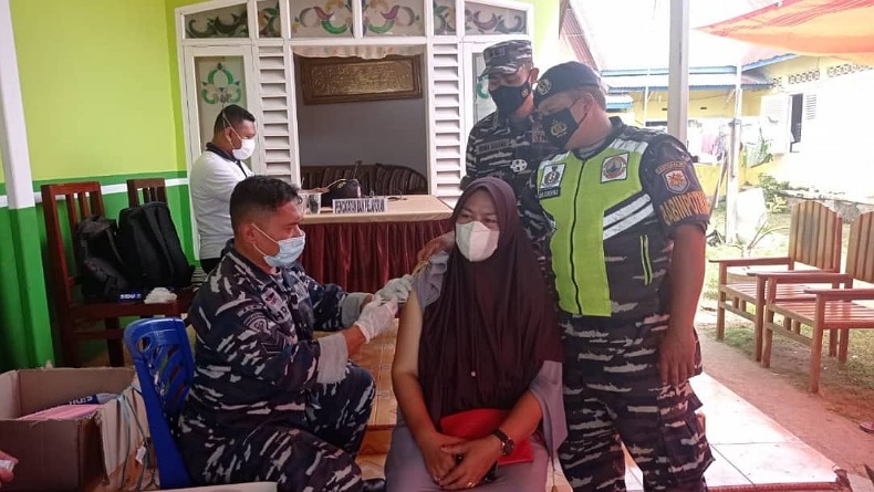 title Tangkal Varian Omicron, TNI AL Gencar Laksanakan Vaksinasi Covid-19 Tangkal Varian Omicron, TNI AL Gencar Laksanakan Vaksinasi Covid-19