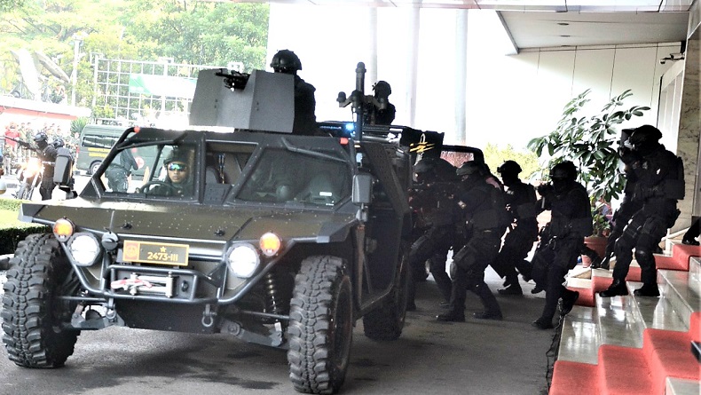Prajurit Yonif Raider 300 Lumpuhkan Teroris dan Bebaskan Sandera di Bandung