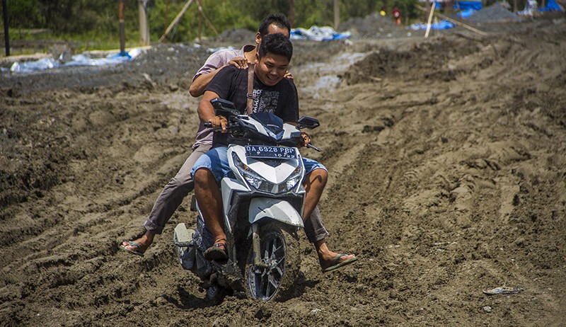 Penampakan Jalan Trans Kalimantan Rusak Parah - Bagian 3