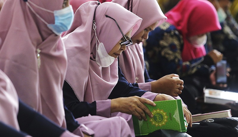 100 Guru Agama Islam Ikuti Khatam Alquran - Bagian 1