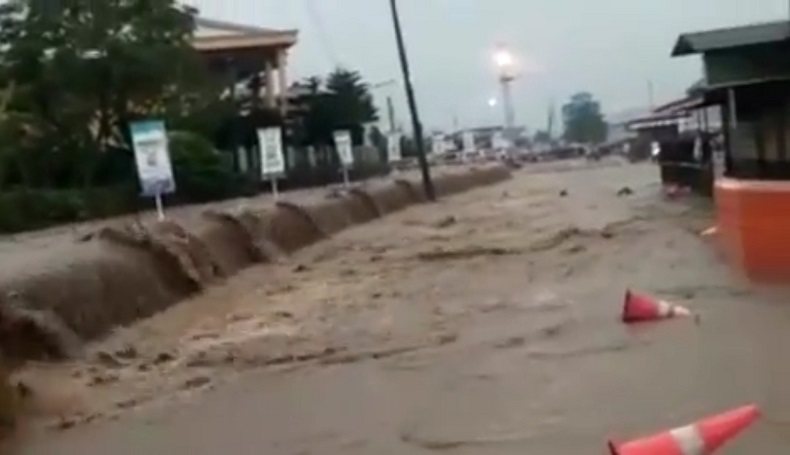 Dermaga dan 10 Rumah di Palabuhanratu Sukabumi Terendam Banjir akibat Hujan Deras