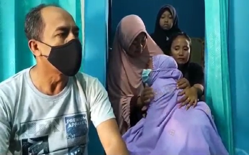 Istri TKI Korban Kapal Tenggelam Di Johor Malaysia Menangis Histeris