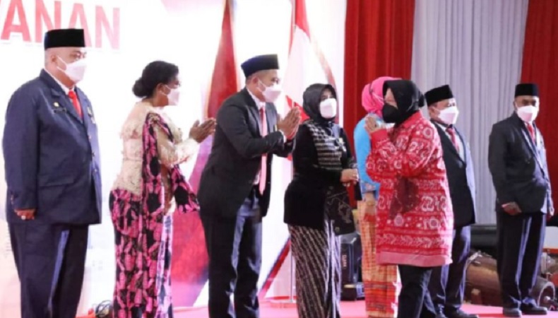 HKSN 2021, Risma Berikan Satya Lencana Kebaktian Sosial untuk 11 Tokoh