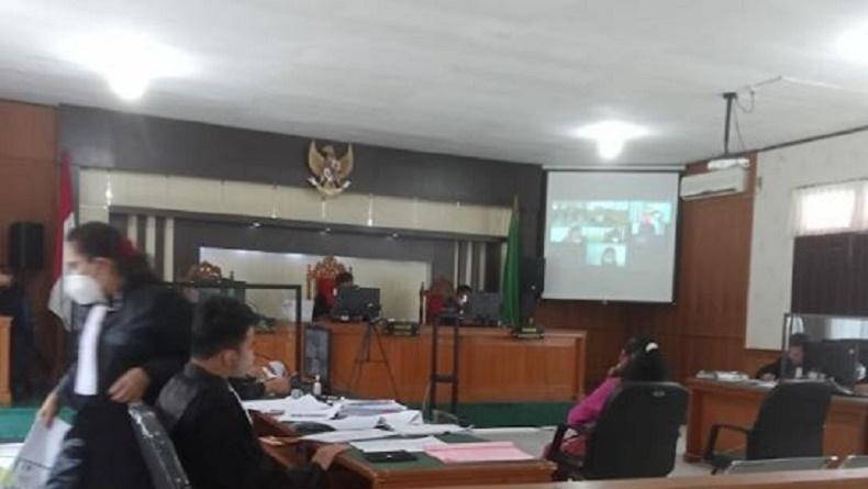 title Tangis Korban Investasi Bodong di Persidangan, Rugi Rp17 Miliar Minta Uang Dikembalikan Tangis Korban Investasi Bodong di Persidangan, Rugi Rp17 Miliar Minta Uang Dikembalikan
