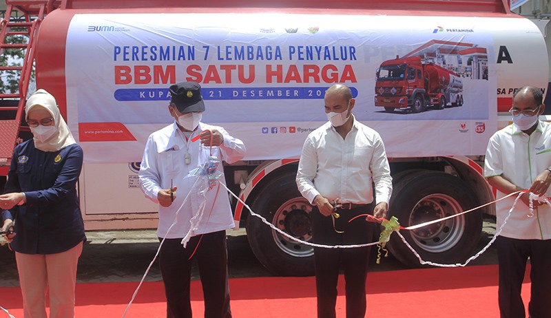 Menteri ESDM Resmikan BBM Satu Harga di NTT - Bagian 1