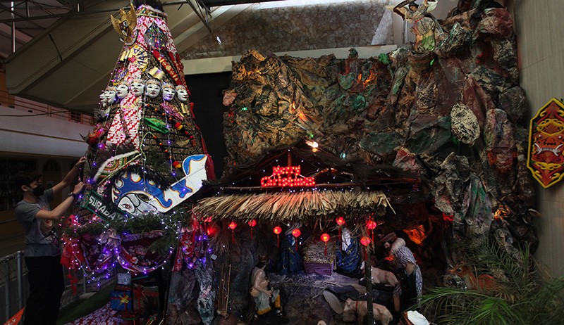 Dekorasi Natal dengan Ornamen Budaya Indonesia - Bagian 2