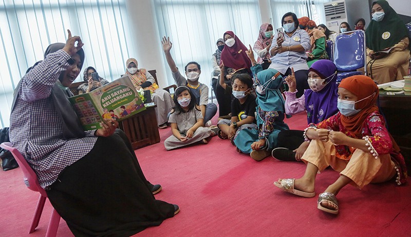 10 Hadits Berbakti kepada Ibu, Arab & Artinya serta Keutamaan untuk Diamalkan di Hari Ibu