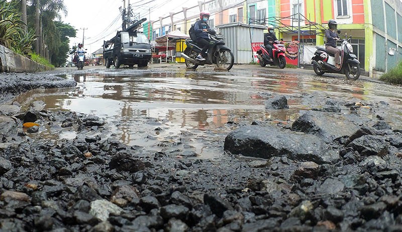 Jalan Raya Tegar Beriman Bogor Rusak, Belum Diperbaiki Selama Berbulan-bulan - Bagian 2