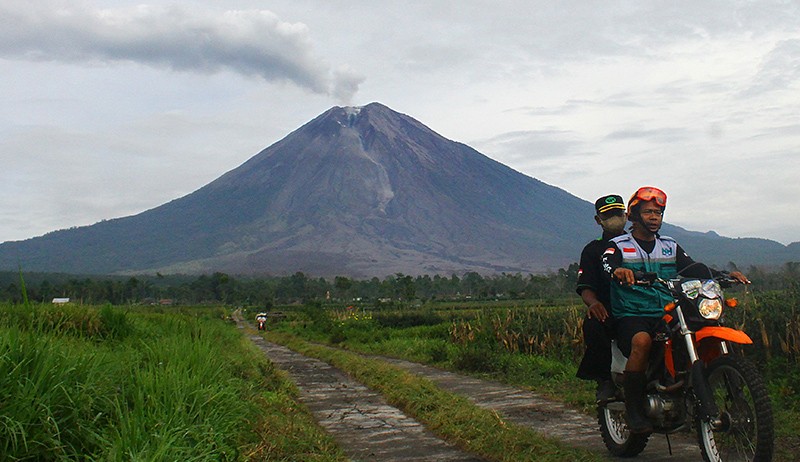 Bentuk Kawah hingga Lereng Gunung Semeru Berubah, Ini Penampakannya - Bagian 3
