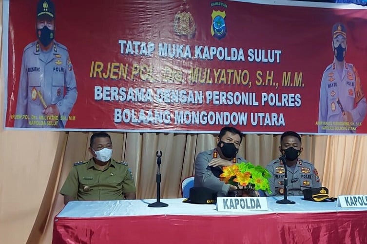 title Temui Polres Bolmut, Kapolda Sulut: Jadilah Polisi yang Profesional dan Dicintai Masyarakat Temui Polres Bolmut, Kapolda Sulut: Jadilah Polisi yang Profesional dan Dicintai Masyarakat