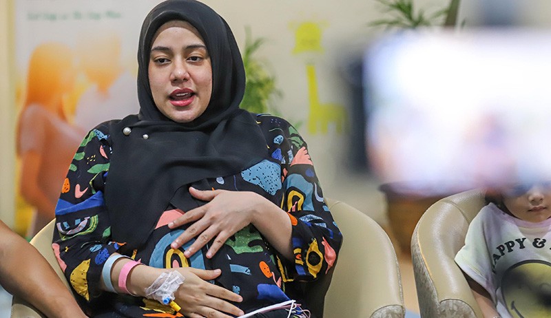 Fairuz A Rafiq dan Sonny Septian Kenalkan Anak Ketiga - Bagian 2